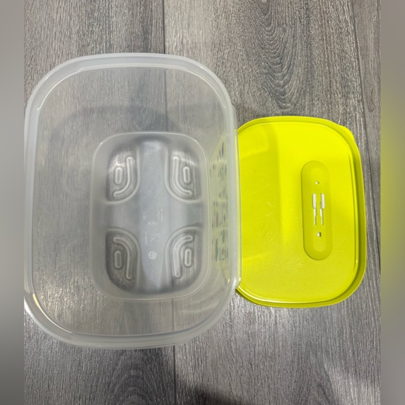 Tupperware FridgeSmart Small Deep Container 1.8L - Picture 3 of 4